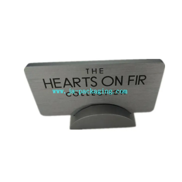 Сива акрилна табелка с имена